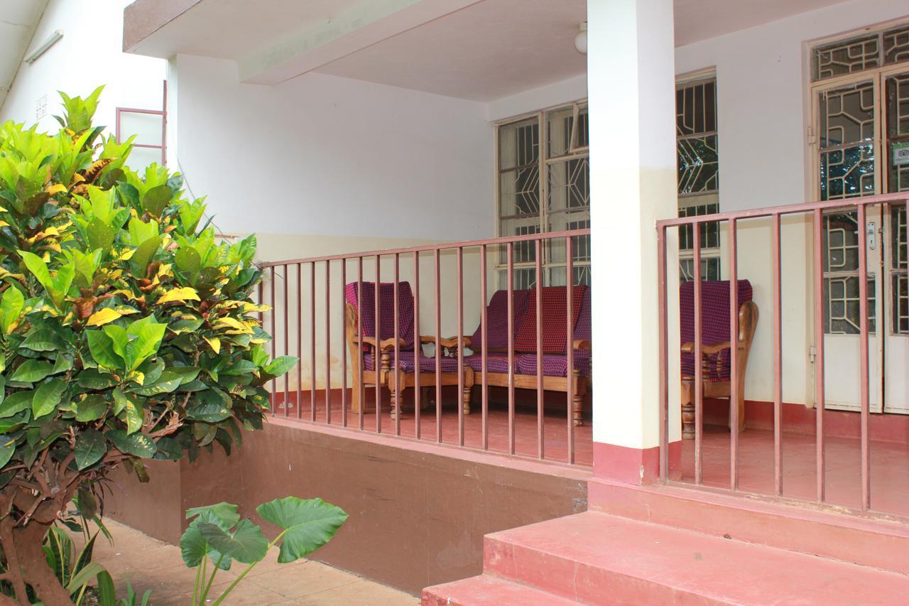 Hostel Hoff Moshi Buitenkant foto