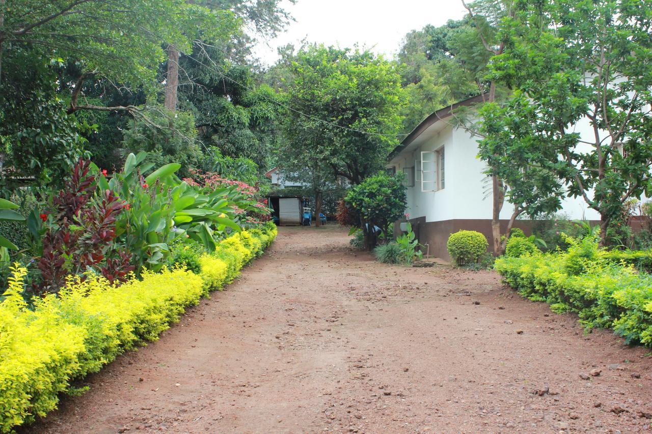 Hostel Hoff Moshi Buitenkant foto